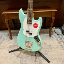 Load image into Gallery viewer, Mint! 2025 Fender Mustang Classic Vibe 60&#39;s Bass
