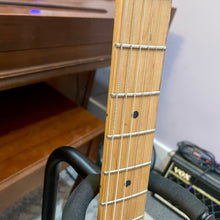 Load image into Gallery viewer, 1991 Fender American Strat Burgundy
