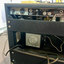 Load image into Gallery viewer, 1980 Fender Vibrolux Reverb
