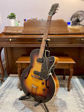 Load image into Gallery viewer, 1960&#39;s S.S. Stewart &quot;Wondertone&quot; Model 8004 Archtop
