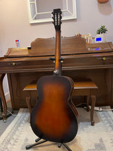 Load image into Gallery viewer, 1950&#39;s Del Oro Parlor w/ Flower Stencil
