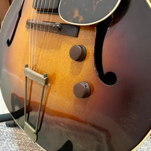 Load image into Gallery viewer, 1960&#39;s S.S. Stewart &quot;Wondertone&quot; Model 8004 Archtop

