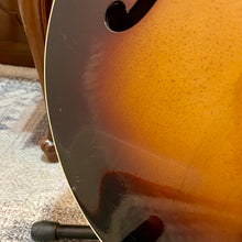 Load image into Gallery viewer, 1960&#39;s S.S. Stewart &quot;Wondertone&quot; Model 8004 Archtop
