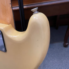 Load image into Gallery viewer, 1978 Fender Musicmaster Bass Olympic White
