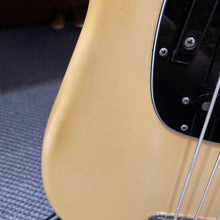 Load image into Gallery viewer, 1978 Fender Musicmaster Bass Olympic White
