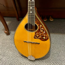 Load image into Gallery viewer, Vintage Ditson Flatback Mandolin
