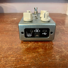 Load image into Gallery viewer, Used Source Audio True Spring Reverb
