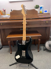 Load image into Gallery viewer, 2004 Fender Strat w/ Roland Midi
