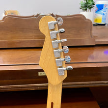 Load image into Gallery viewer, 1999 Fender Standard Strat Wine
