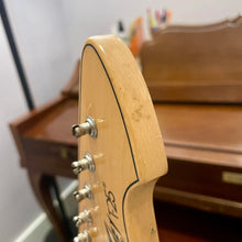 Load image into Gallery viewer, 1983 Peavey T-25 Sunburst

