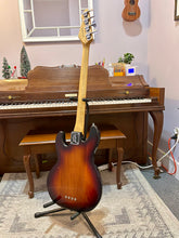 Load image into Gallery viewer, 1983 Peavey T-40 Bass
