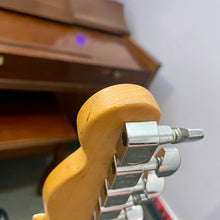 Load image into Gallery viewer, 2006 Fender Standard Telecaster  red
