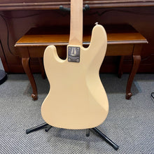 Load image into Gallery viewer, Used G&amp;L Placienta Series JB Bass
