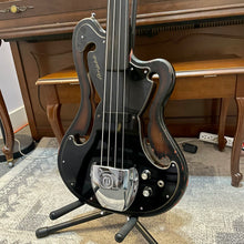 Load image into Gallery viewer, Rare! Ampeg AMUB-1 Fretless Bass
