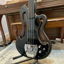 Load image into Gallery viewer, Rare! Ampeg AMUB-1 Fretless Bass
