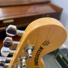 Load image into Gallery viewer, 1989 Squier Stratocaster USA Black

