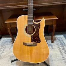 Load image into Gallery viewer, 1988 Guild D40C Acoustic
