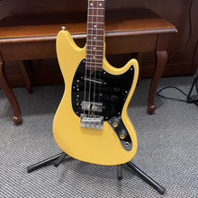 Load image into Gallery viewer, Used Warren Ellis 2P Tenor Baritone Electric White
