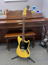Load image into Gallery viewer, Used Warren Ellis 2P Tenor Baritone Electric White
