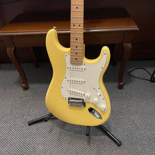 Load image into Gallery viewer, 2022 Fender Player Strat MIM Buttercream
