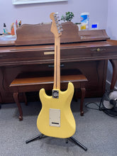 Load image into Gallery viewer, 2022 Fender Player Strat MIM Buttercream
