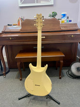 Load image into Gallery viewer, 1981 Washburn Eagle White
