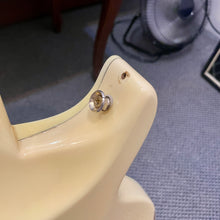 Load image into Gallery viewer, 1981 Washburn Eagle White
