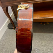 Load image into Gallery viewer, Mid 2000's Tacoma M-28E Mandolin w/pickup
