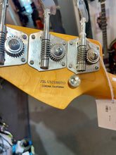 Load image into Gallery viewer, Mid 2000's Tacoma M-28E Mandolin w/pickup
