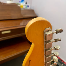 Load image into Gallery viewer, 2002 Fender Cyclone Candy Apple Red

