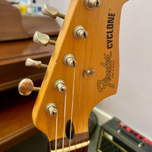 Load image into Gallery viewer, 2002 Fender Cyclone Candy Apple Red
