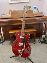 Load image into Gallery viewer, 1966 Guild Starfire III

