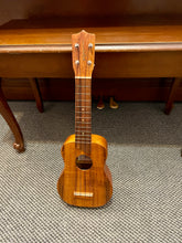 Load image into Gallery viewer, Kamaka Soprano Ukulele
