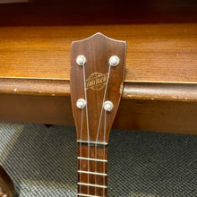 Load image into Gallery viewer, 1940's Gretsch Soprano Ukulele
