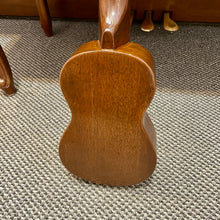 Load image into Gallery viewer, 1940's Gretsch Soprano Ukulele
