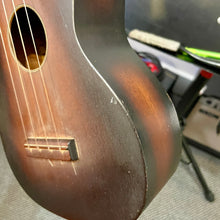 Load image into Gallery viewer, 1960's Silvertone Soprano Ukulele
