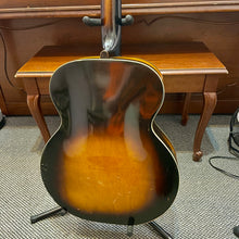 Load image into Gallery viewer, 1950's Harmony Master H945 Archtop
