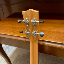Load image into Gallery viewer, 2012 Maton Concert E Ukuele
