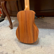 Load image into Gallery viewer, 2012 Maton Concert E Ukuele
