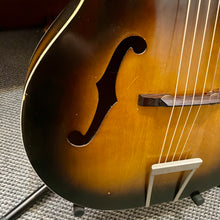 Load image into Gallery viewer, 1950's Harmony Master H945 Archtop
