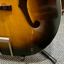 Load image into Gallery viewer, 1950's Harmony Master H945 Archtop
