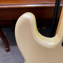 Load image into Gallery viewer, 1985 Fender Jazz Bass Special MIJ
