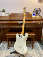 Load image into Gallery viewer, 1992-1993 Fender Squier Official Wayne&#39;s World Stratocaster
