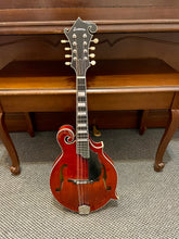 Load image into Gallery viewer, 2023 Eastman MD-615 F Style Mandolin w/pickup
