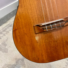 Load image into Gallery viewer, 1950&#39;s Harmony Baritone Ukulele
