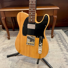 Load image into Gallery viewer, Wallace Guitars of Detroit
