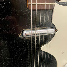 Load image into Gallery viewer, 1960's Silvertone 1448 Electric
