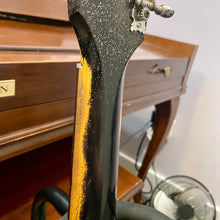 Load image into Gallery viewer, 1960's Silvertone 1448 Electric
