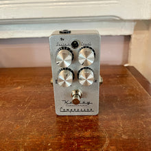 Load image into Gallery viewer, Used Robert Keeley 4 Knob Compressor
