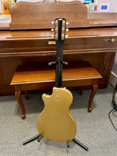 Load image into Gallery viewer, 1962 Supro 3033s Gold

